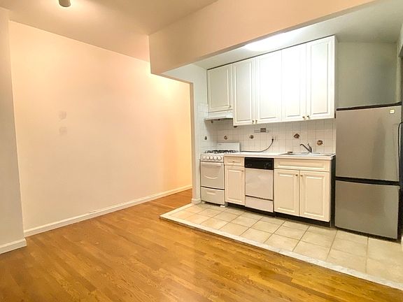 2nd image of 338 E 65th St #5A