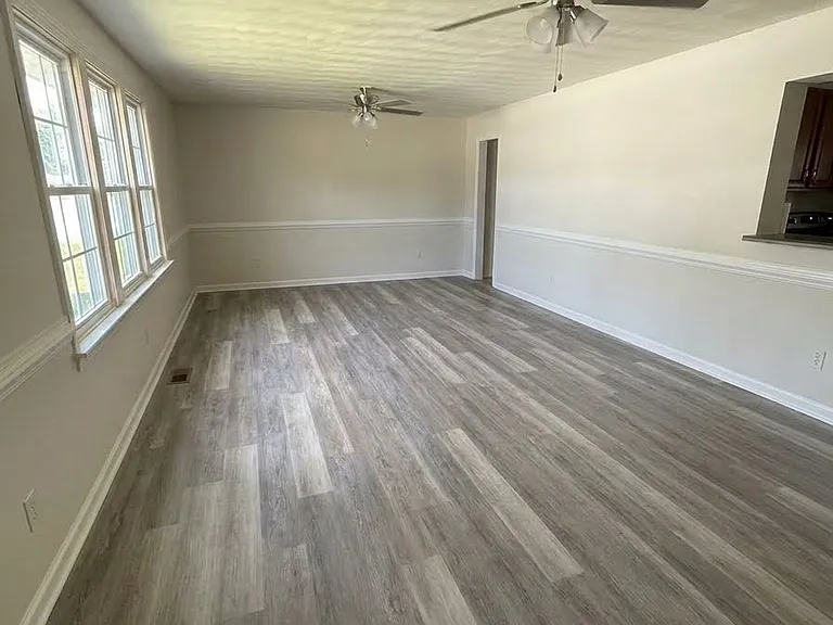 910 Liston Ln — Photo 6