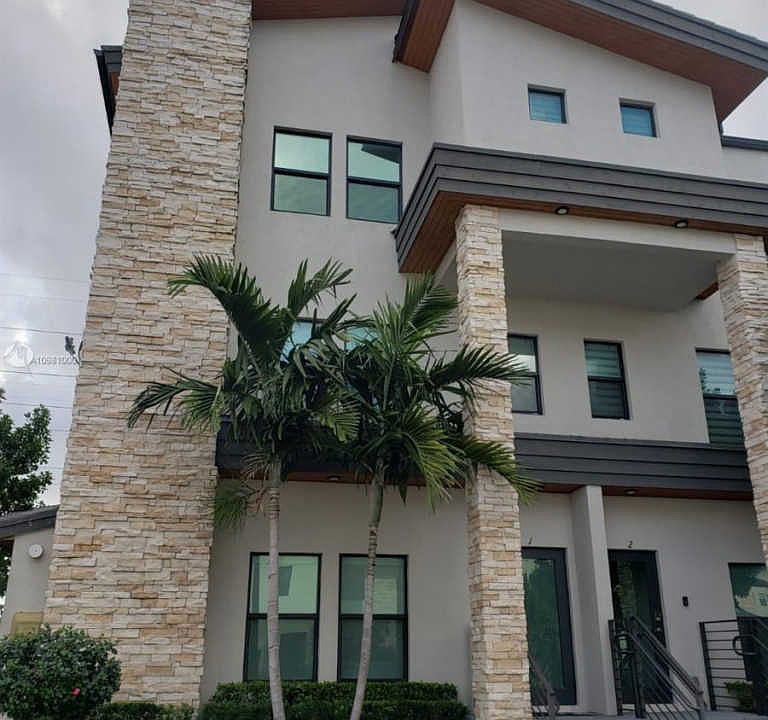 1st image of 10461 NW 82nd St #1