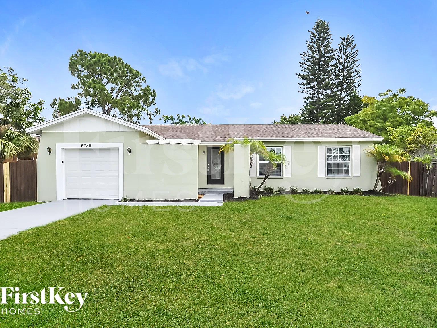 3 bed, 2.0 bath, 1520 sqft, $2,300 — Photo 1