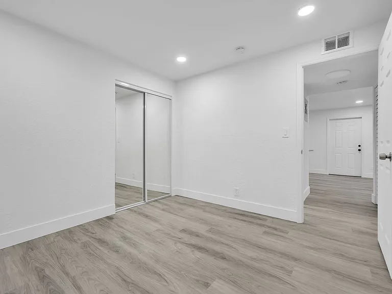 1015 NE 17th Ave — Photo 54