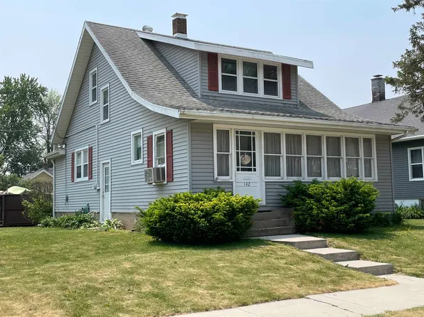 142 E Pearl St, Seymour, WI 54165