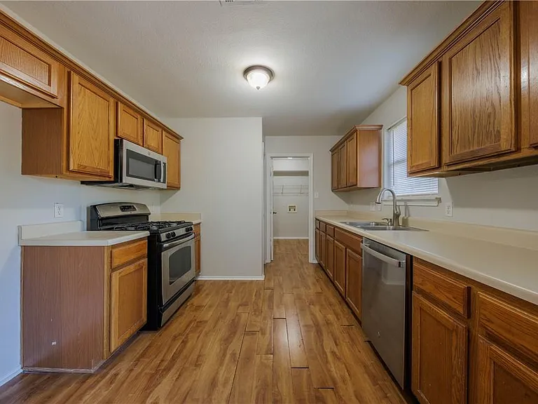 2905 Rainy River Dr — Photo 12