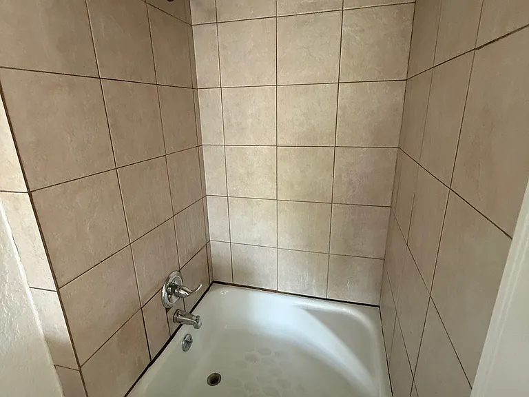 502 Oak St #4 — Photo 6
