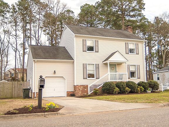 2nd image of 7 Evans Grove Dr