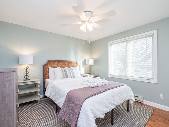 Bedroom 2 with queen bed