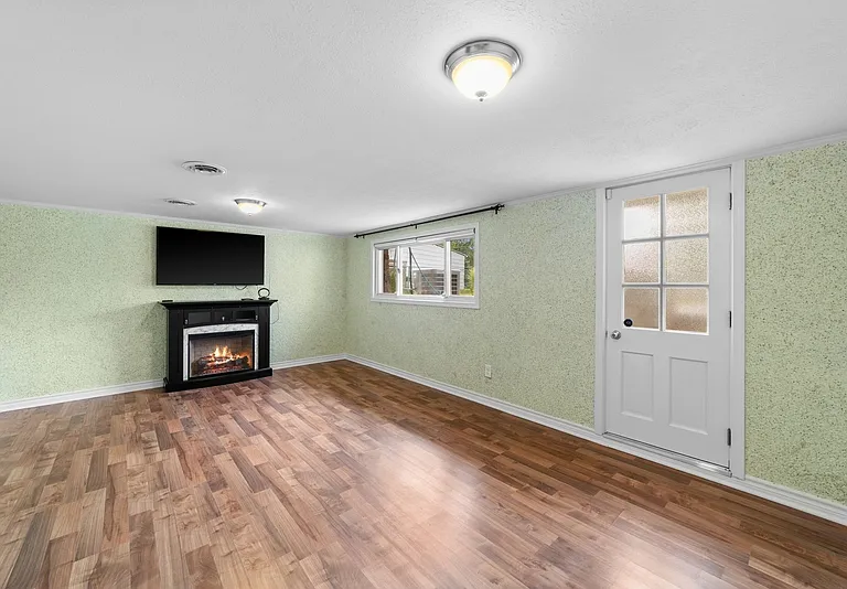 10055 Concord Ct — Photo 18