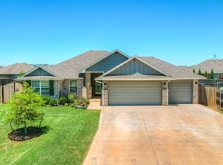 11117 SW 34th Ter, Yukon, OK 73099