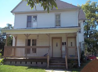 1204 S Walnut Ave, Freeport, IL 61032