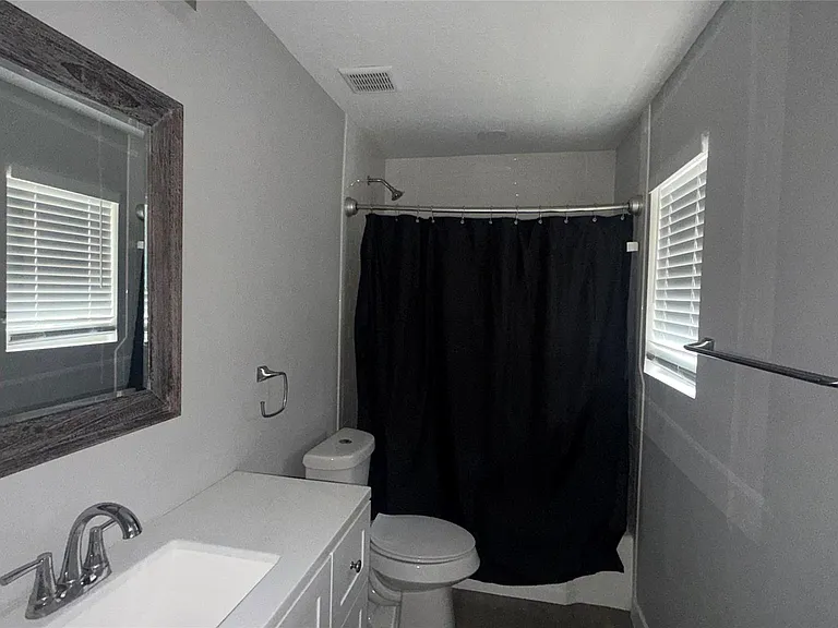 1660 Richmond Ave #12 — Photo 11