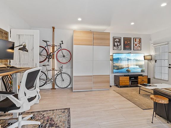 5th image of 1611 W Avenue 1