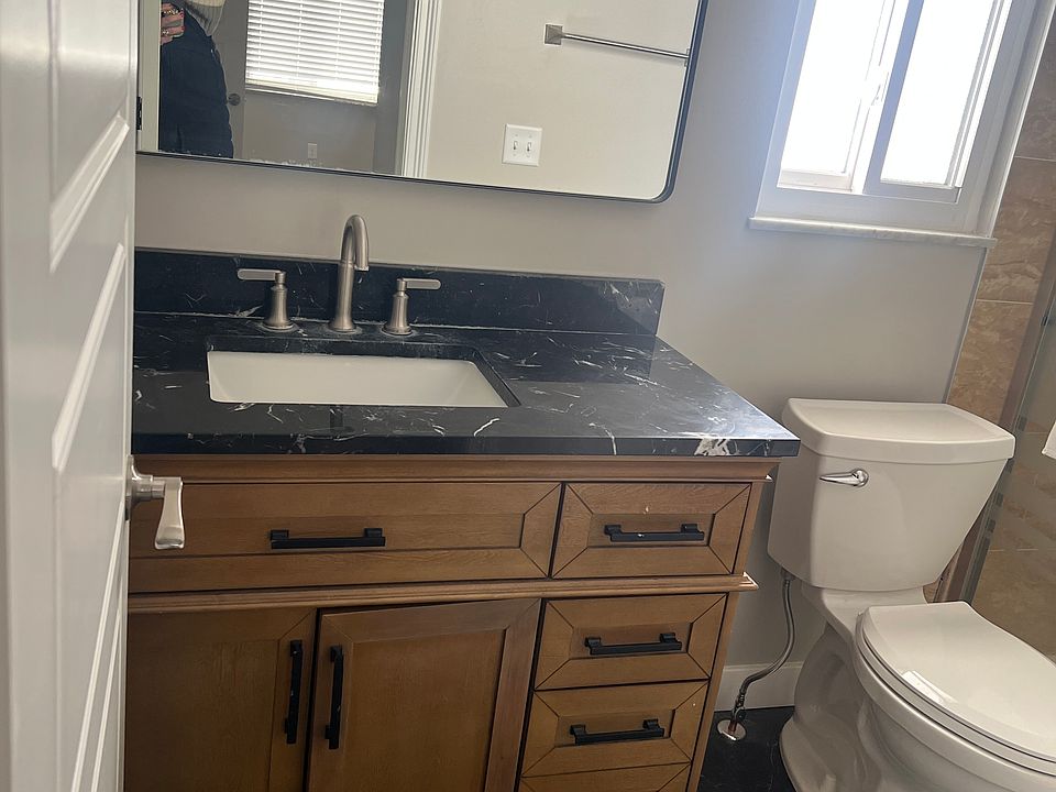 1st image of 16 Chestnut St APT 3