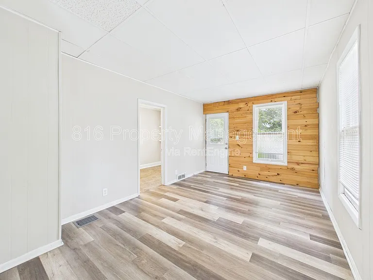1222 S 40th St — Photo 2