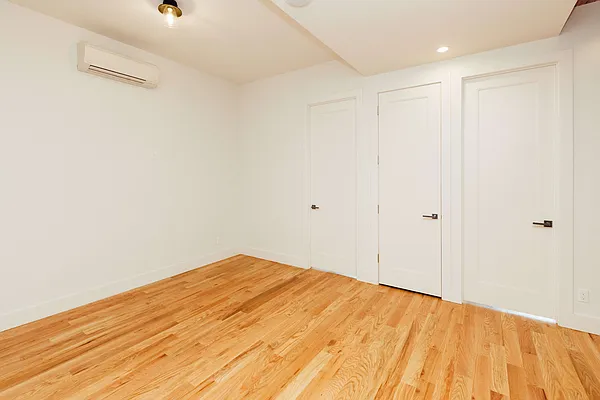 Rented by Nooklyn NYC LLC | media 40