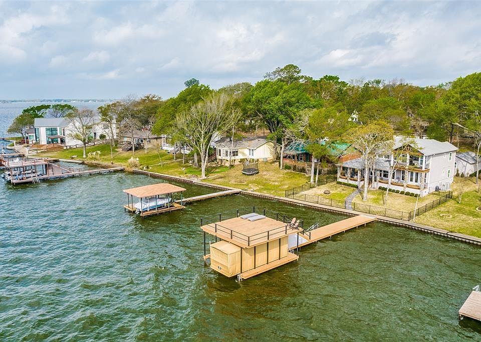1st image of 117 Pebble Beach Dr
