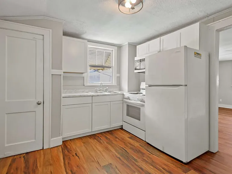 3530 Admiral Dr #B — Photo 12