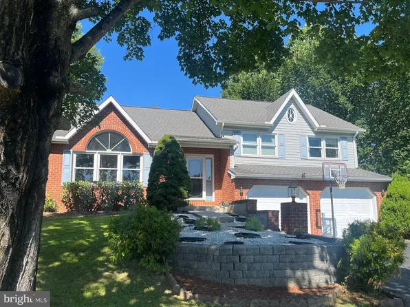 106 Delta Ct, Wernersville, PA 19565