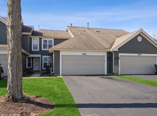 1096 Ridgefield Cir, Carol Stream, IL 60188