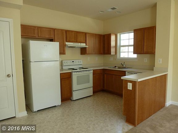 5th image of 15 Boucher Pl #B