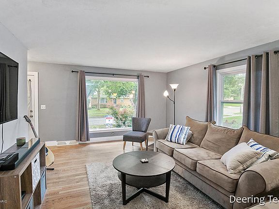 4th image of 1852 Houseman Ave NE