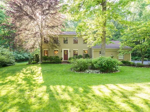 4578 Mount Brighton Dr, Brighton, MI 48116