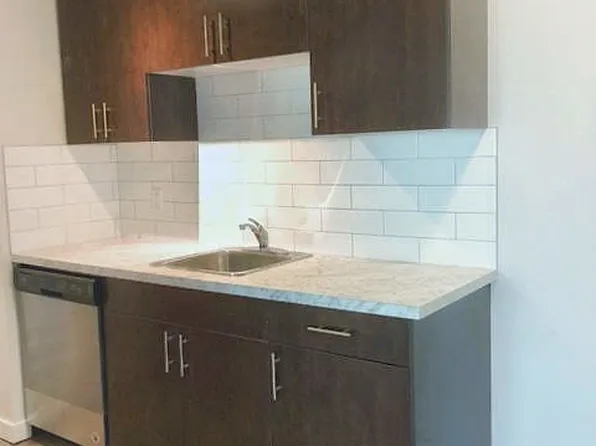 2315 16a St SW #402, Calgary, AB T2T 4K3