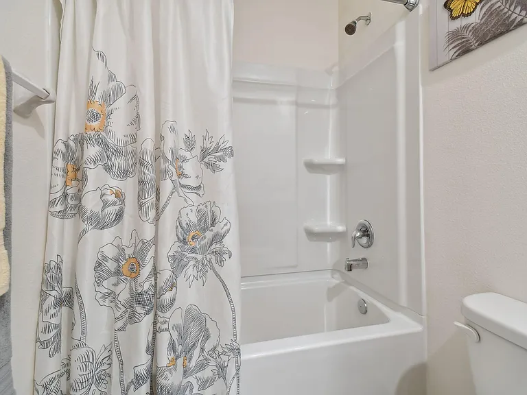 32895 Regent Canal St — Photo 43