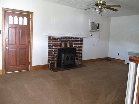 4th image of 2709 Fairfield Ave