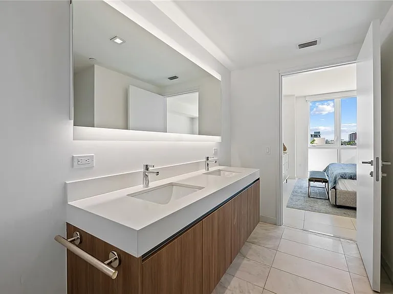 401 N Birch Rd #411 — Photo 13
