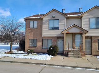 24100 Avon Ln, Clinton Township, MI 48036