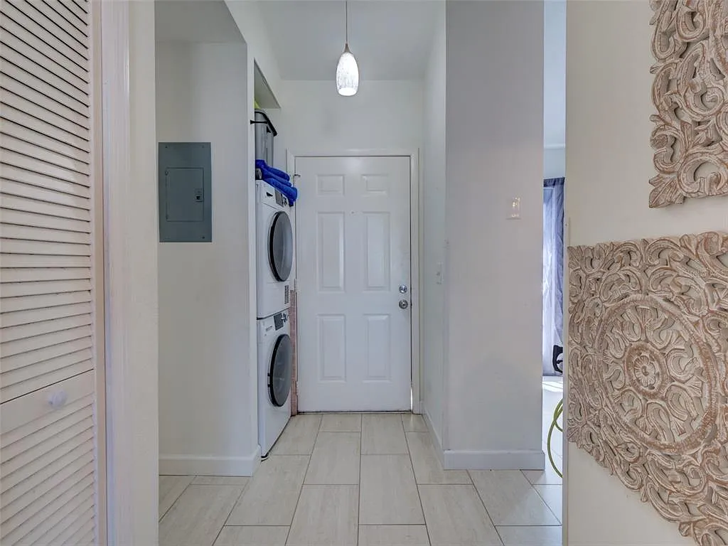 1 bed, 1.0 bath, 703 sqft, $1,700 — Photo 3