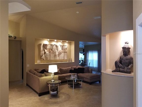 3rd image of 1253 Catalina Blvd