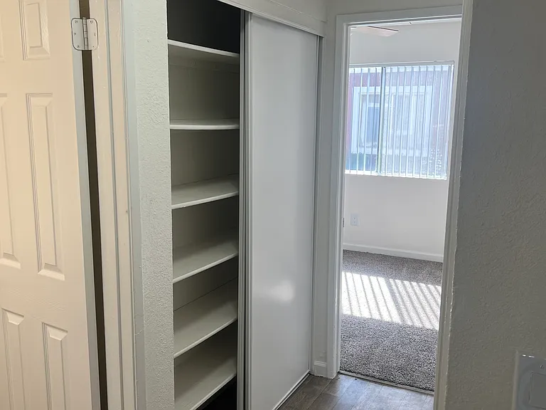 Villa De La Rosa Apartments — Photo 7