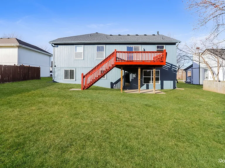 1013 Tudor Dr — Photo 15