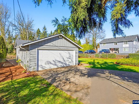 3rd image of 855 Idylwood Dr SE