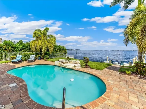 2901 SE 22nd Pl, Cape Coral, FL 33904