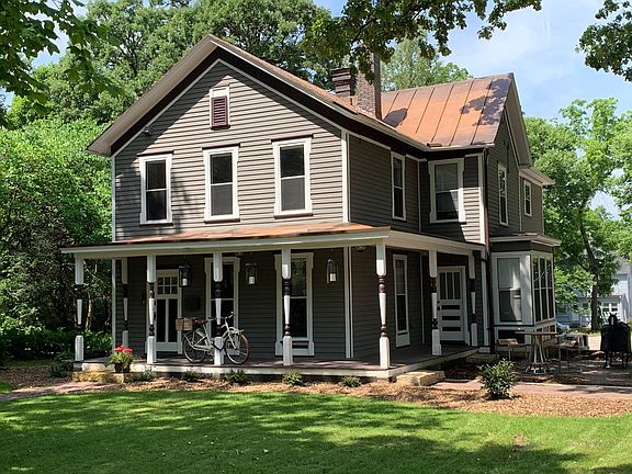 Upper apartment in carefully-restored historic gem