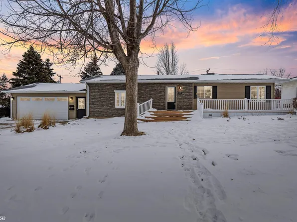 1608 S 1st St, Marshalltown, IA 50158