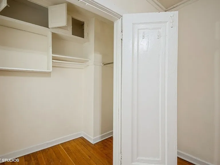 644 W Wrightwood — Photo 3