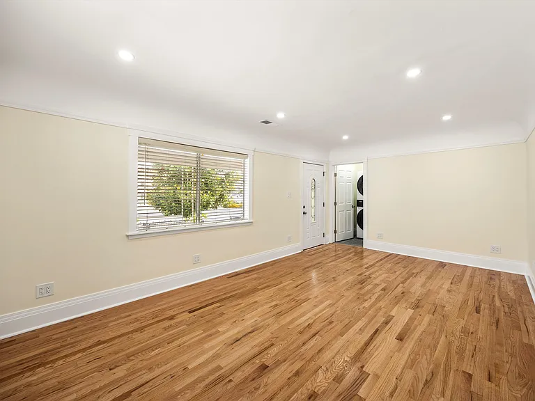 6190 Mesa Ave — Photo 24