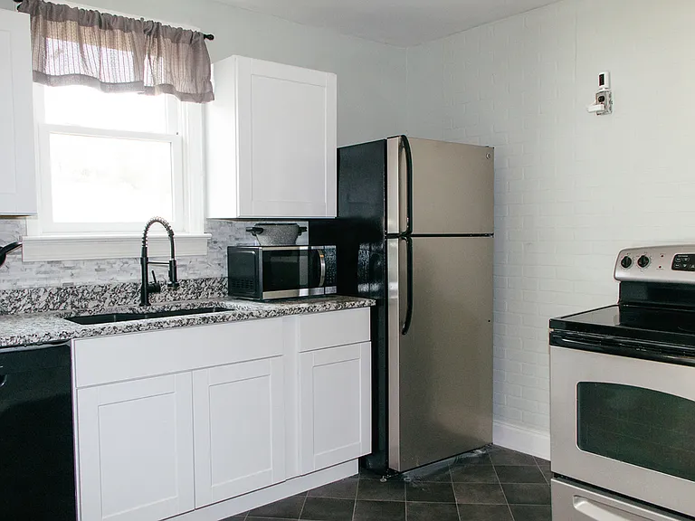 2337 Fernwood Dr — Photo 10