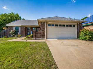 6017 Hillglen Dr, Watauga, TX 76148