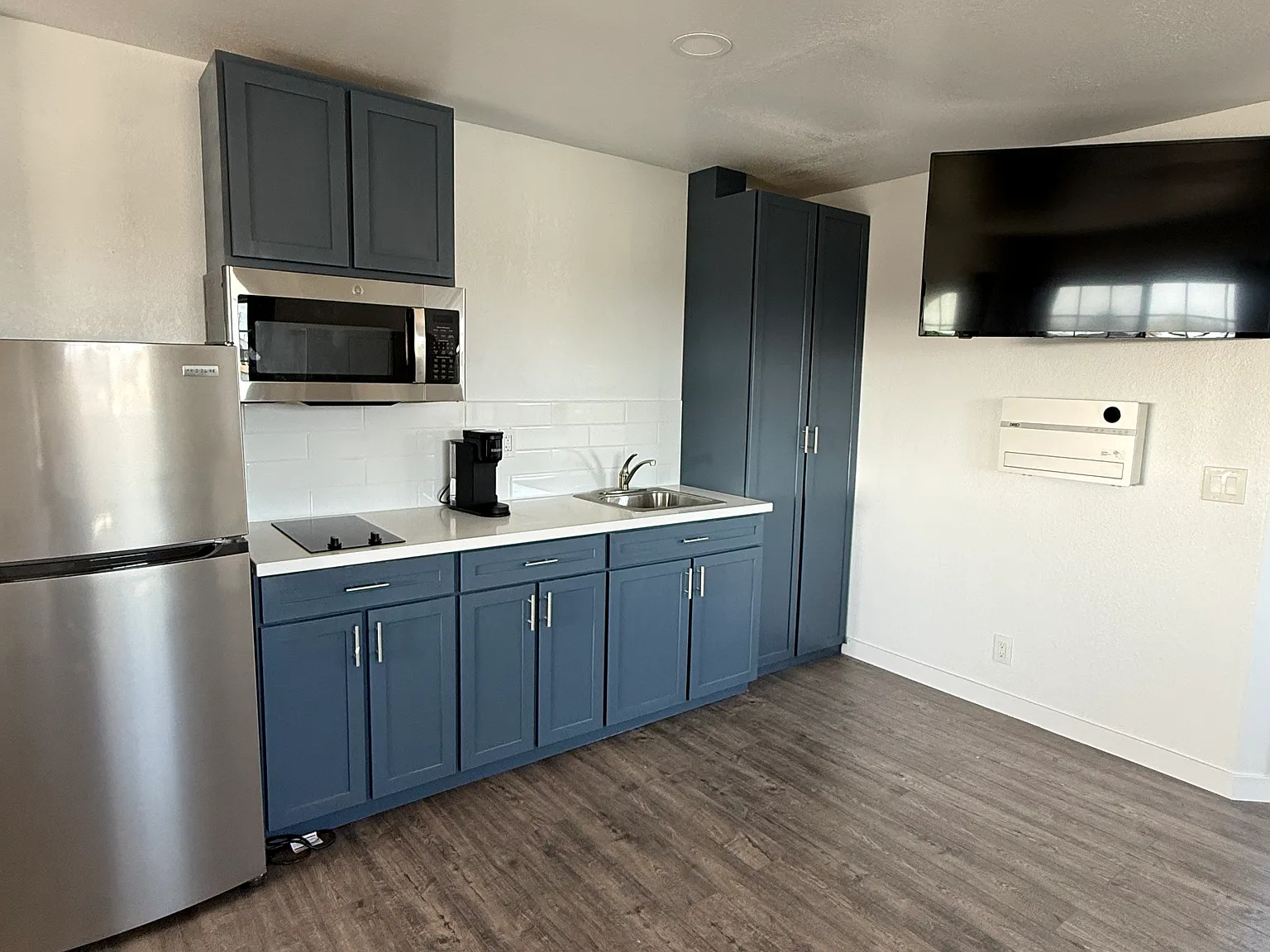 Studio, 450 sqft, $2,000 — Photo 2