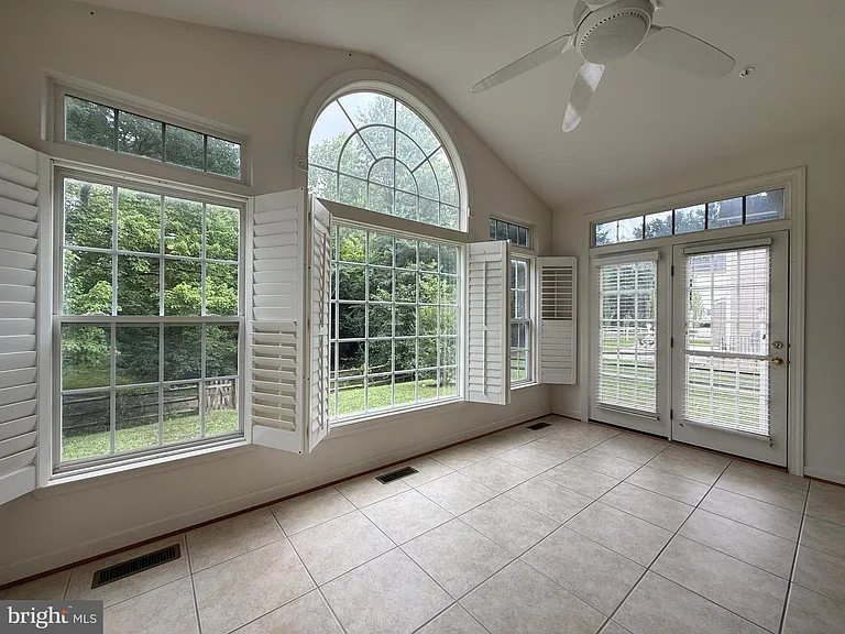 4415 Medallion Dr — Photo 21
