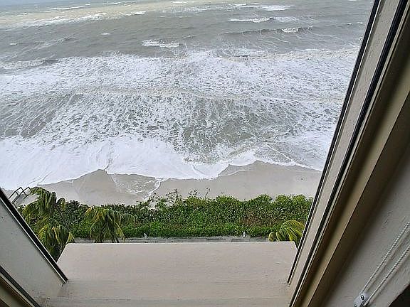 Liv Rm Parkshore Beach View