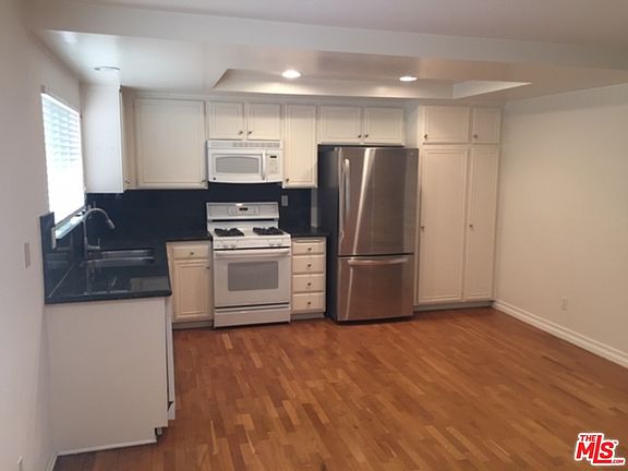 5th image of 1584 Palisades Dr