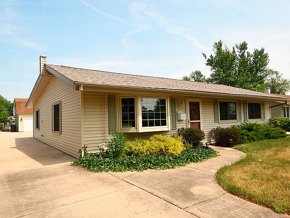 2nd image of 17415 71st Ct