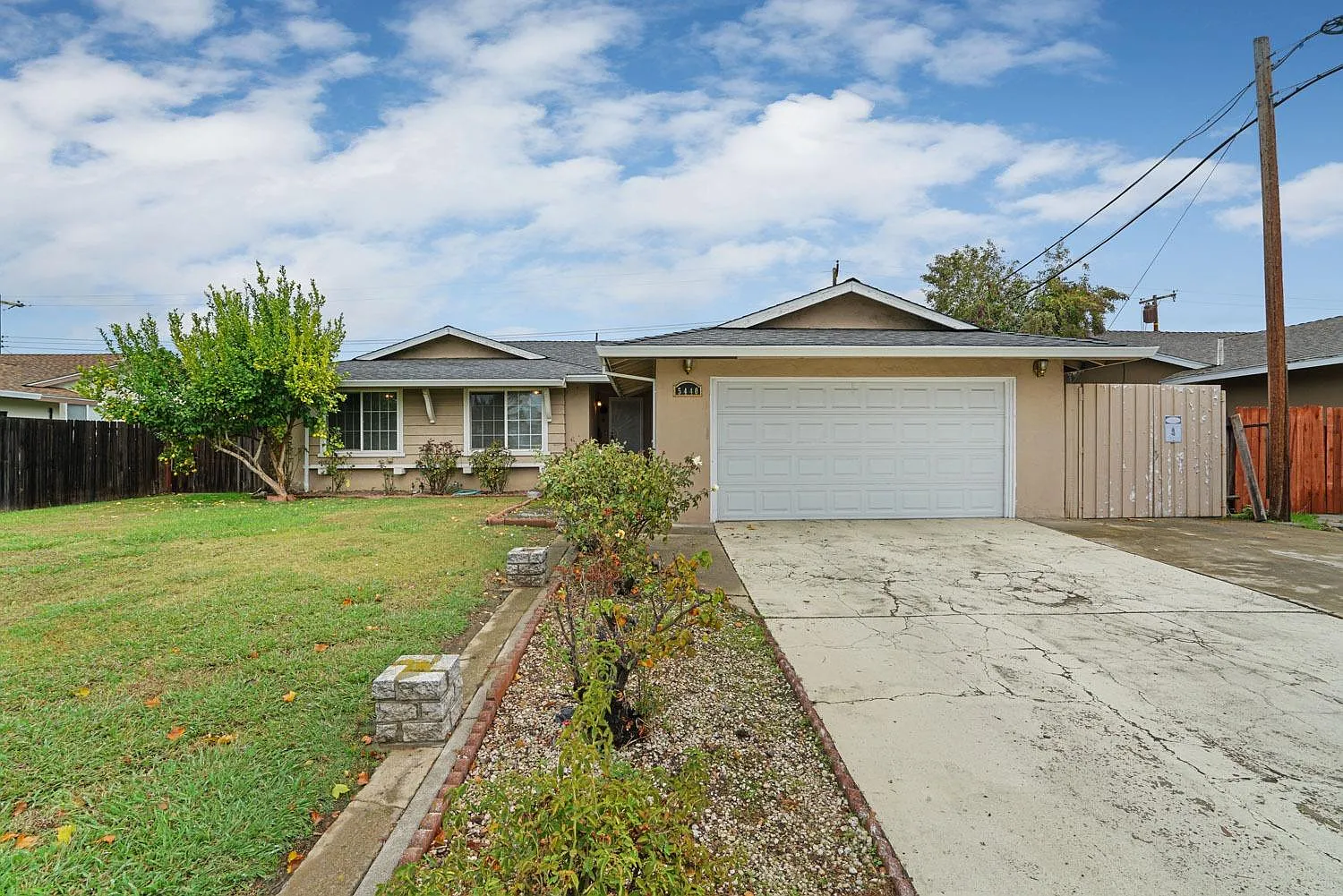 5440 Hillsdale Blvd photo 1