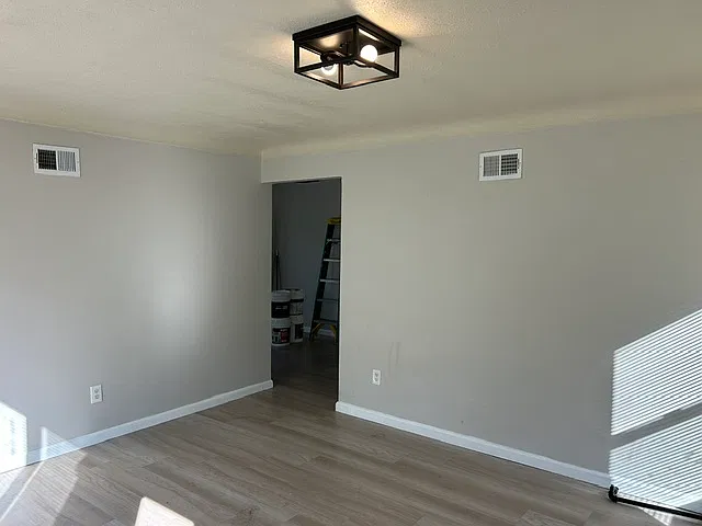 3 bed, 1000 sqft, $1,475 — Photo 3