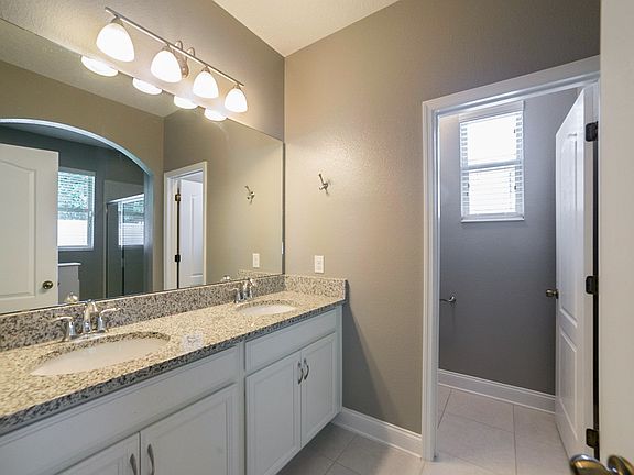 3rd image of 4036 Lake Bosse View Dr